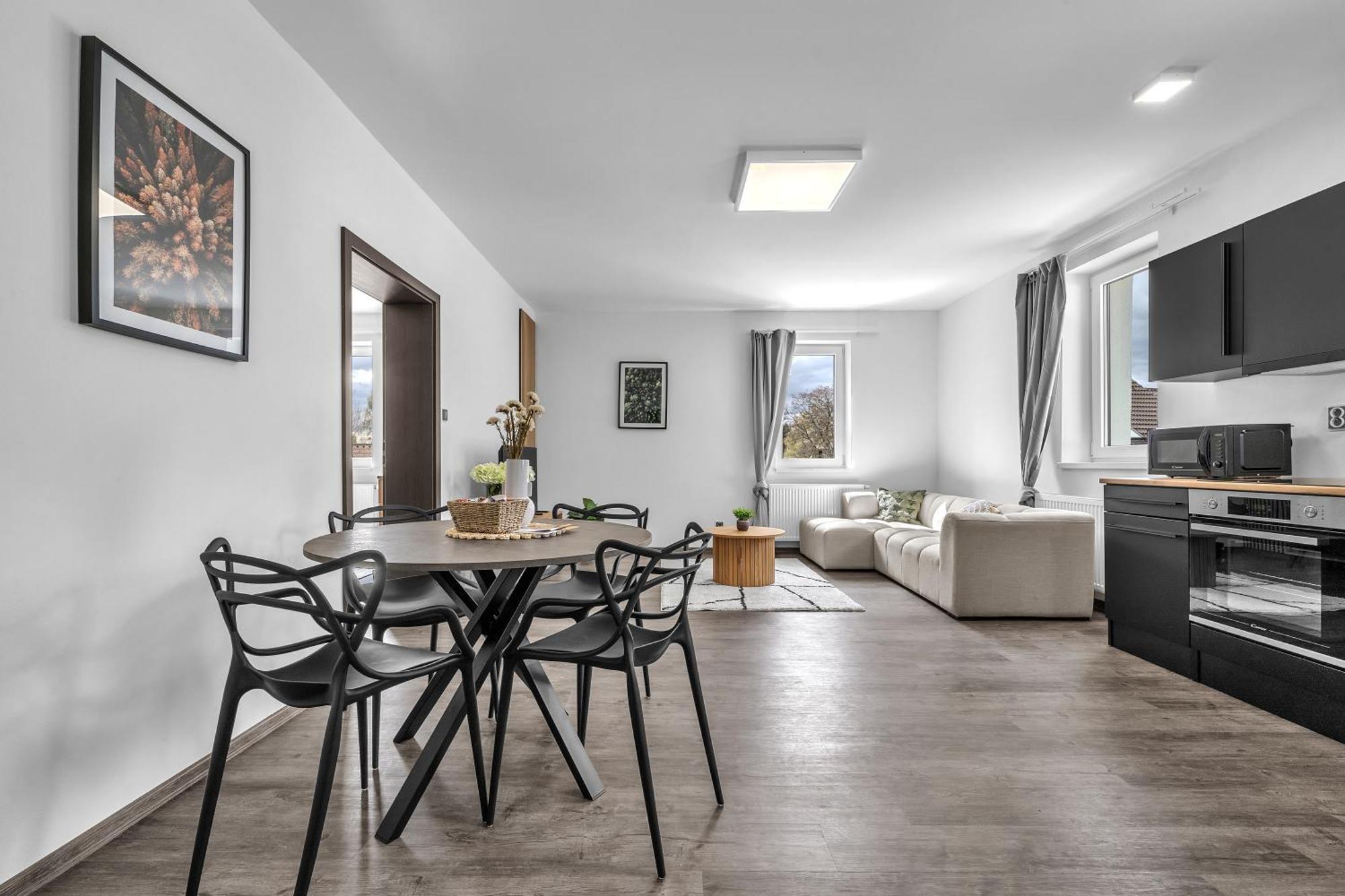 Hotel U Krale Jiriho Straz pod Ralskem Luaran gambar